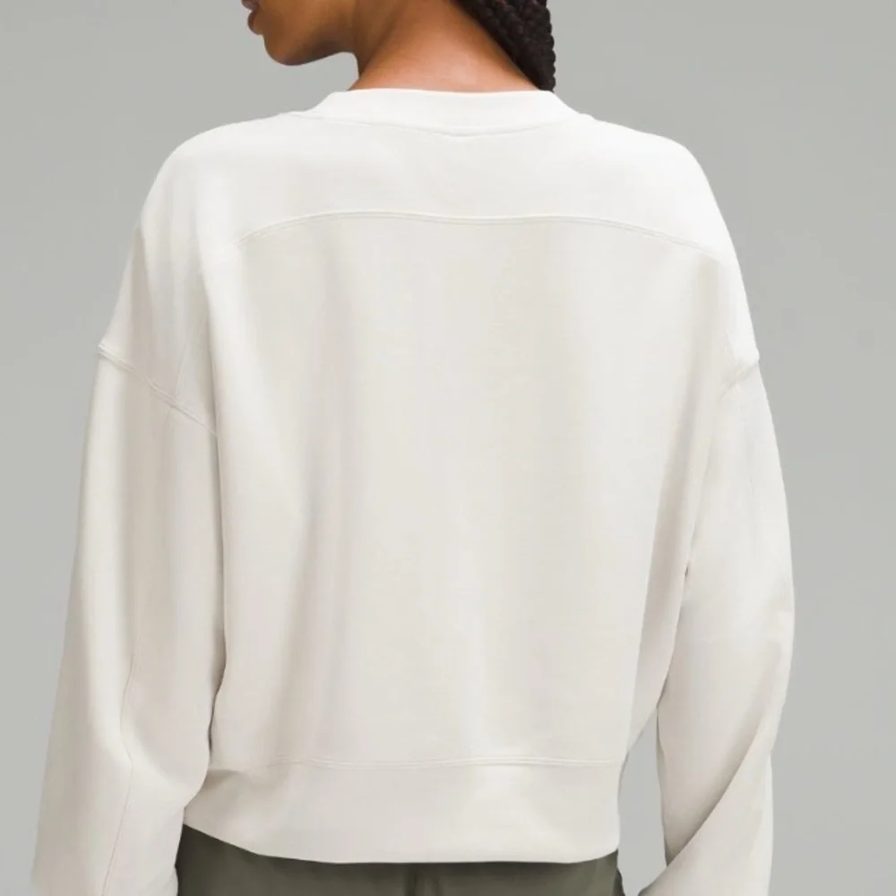 Lululemon NWT Softstream Perfectly Oversized Cropped Crew - Picture 2 of 6